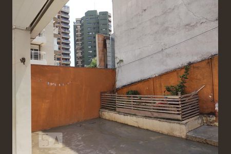 Casa à venda com 400m², 4 quartos e 6 vagas Casa à venda com 400m², 4 quartos e 6 vagasQuintal