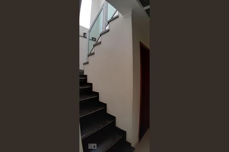 Casa à venda com 180m², 4 quartos e 4 vagasEscada