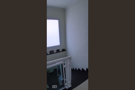 Escada de casa à venda com 4 quartos, 180m² em Parque São Domingos, São Paulo