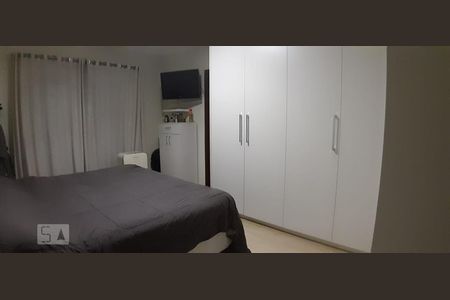 Quarto de casa à venda com 4 quartos, 180m² em Parque São Domingos, São Paulo