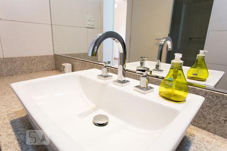 Apartamento para alugar com 168m², 4 quartos e 3 vagasBanheiro Social