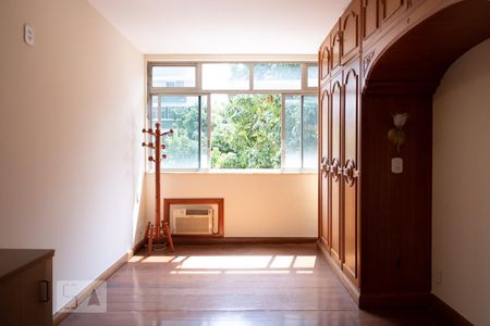 Apartamento para alugar com 163m², 4 quartos e 2 vagasQuarto Suíte