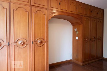 Apartamento para alugar com 163m², 4 quartos e 2 vagasQuarto Suíte