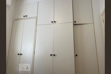 Quarto de apartamento à venda com 1 quarto, 60m² em Urca, Rio de Janeiro