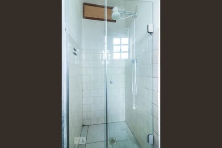 Box - Banheiro de kitnet/studio para alugar com 1 quarto, 29m² em Centro Histórico, Porto Alegre