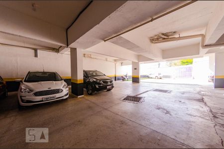 Garagem de apartamento para alugar com 2 quartos, 60m² em João Pinheiro, Belo Horizonte