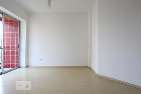 Sala de apartamento para alugar com 3 quartos, 70m² em Jardim Ester, São Paulo