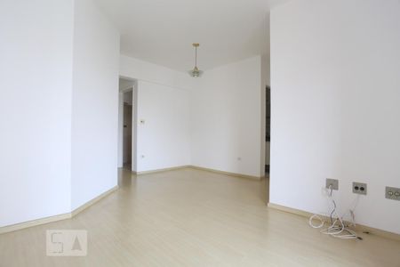 Sala de apartamento para alugar com 3 quartos, 70m² em Jardim Ester, São Paulo
