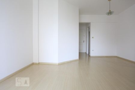 Sala de apartamento para alugar com 3 quartos, 70m² em Jardim Ester, São Paulo
