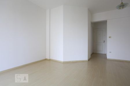 Sala de apartamento para alugar com 3 quartos, 70m² em Jardim Ester, São Paulo