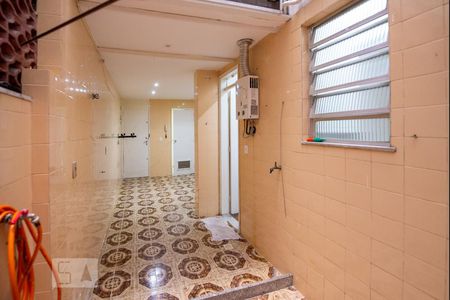 Apartamento à venda com 110m², 3 quartos e 1 vagaÁrea de Serviço