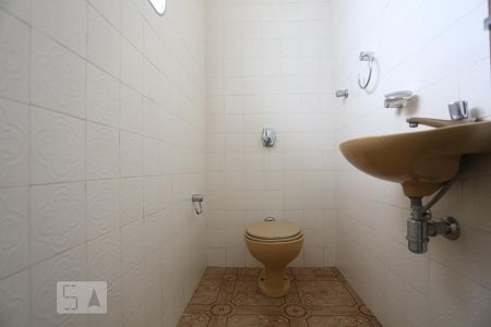 Lavabo de casa para alugar com 3 quartos, 200m² em Jardim das Vertentes, São Paulo