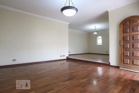Sala  de casa para alugar com 3 quartos, 200m² em Jardim das Vertentes, São Paulo