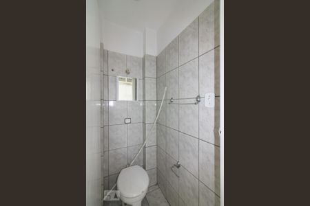 Apartamento para alugar com 90m², 3 quartos e sem vaga Apartamento para alugar com 90m², 3 quartos e sem vagaBanheiro de Serviço