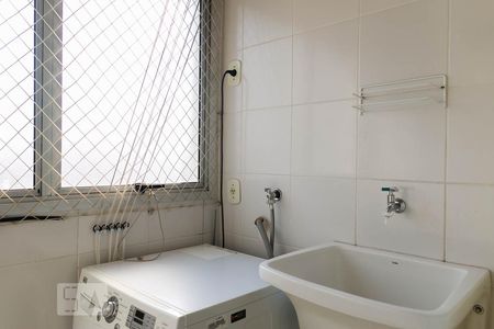 Apartamento para alugar com 70m², 3 quartos e 1 vagaÁrea de Serviço