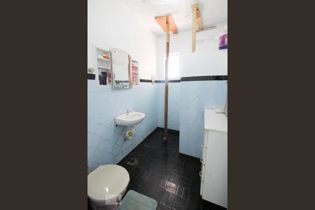 Banheiro  de casa à venda com 2 quartos, 47m² em Vila Mazzei, São Paulo