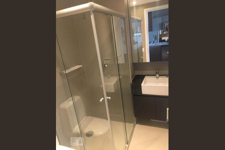 Banheiro de kitnet/studio para alugar com 1 quarto, 36m² em Pinheiros, São Paulo