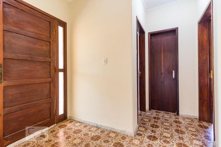 Hall de casa para alugar com 4 quartos, 150m² em Jardim Itu-sabará, Porto Alegre