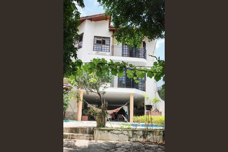 Casa à venda com 320m², 4 quartos e 4 vagasQuintal