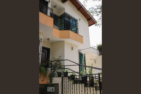 Casa à venda com 320m², 4 quartos e 4 vagasFachada