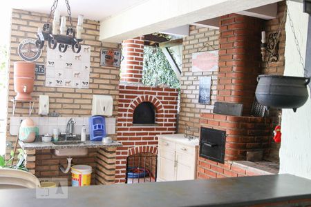 Casa à venda com 320m², 4 quartos e 4 vagasCozinha rustica