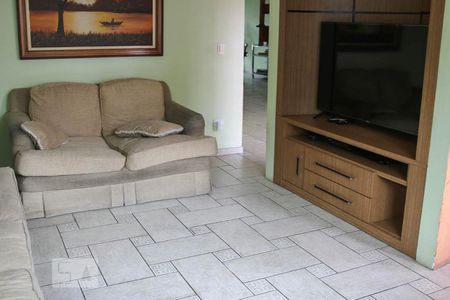 Sala de TV de casa à venda com 4 quartos, 320m² em Vila Ivone, São Paulo