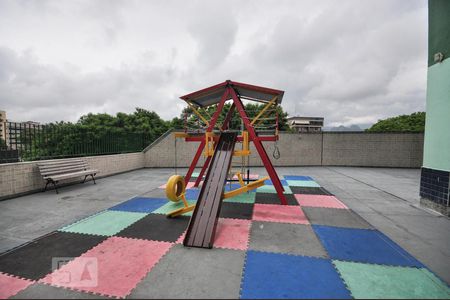 Apartamento à venda com 76m², 2 quartos e 1 vagaÁrea Comum