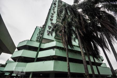 Apartamento à venda com 76m², 2 quartos e 1 vagaFachada