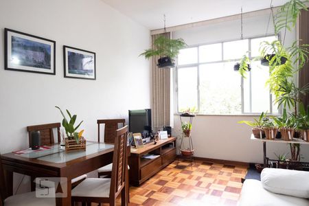 Sala de Apartamento com 2 quartos, 70m² Vila Isabel