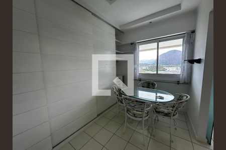 Sala íntima  de apartamento para alugar com 1 quarto, 70m² em Recreio dos Bandeirantes, Rio de Janeiro