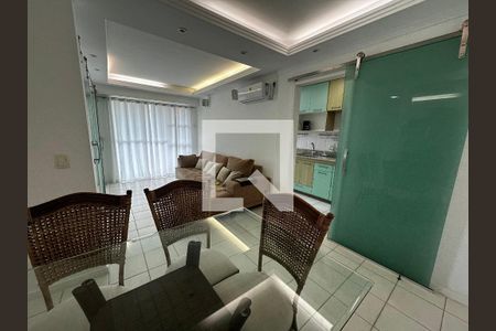 Sala de apartamento para alugar com 1 quarto, 70m² em Recreio dos Bandeirantes, Rio de Janeiro