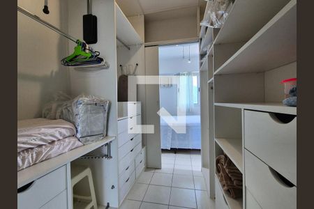 Apartamento para alugar com 70m², 2 quartos e 1 vaga Apartamento para alugar com 70m², 2 quartos e 1 vagaCloset da suíte