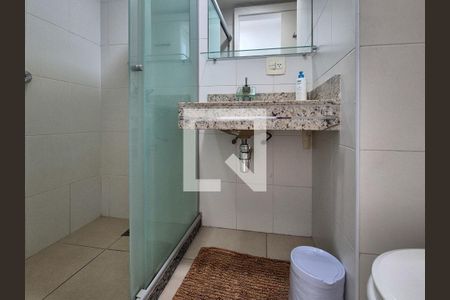 Apartamento para alugar com 70m², 2 quartos e 1 vaga Apartamento para alugar com 70m², 2 quartos e 1 vagaBanheiro social