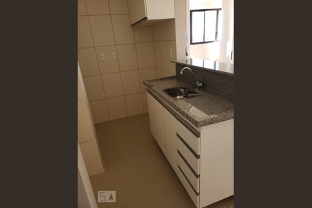 Cozinha de apartamento para alugar com 1 quarto, 36m² em Csg 13, Brasília