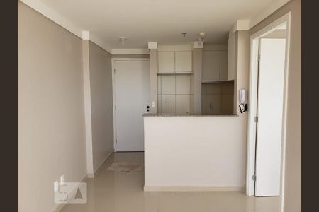 Sala de apartamento para alugar com 1 quarto, 36m² em Csg 13, Brasília