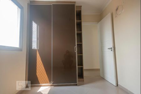 Quarto 2 de apartamento para alugar com 2 quartos, 47m² em Vila Siqueira, São Paulo