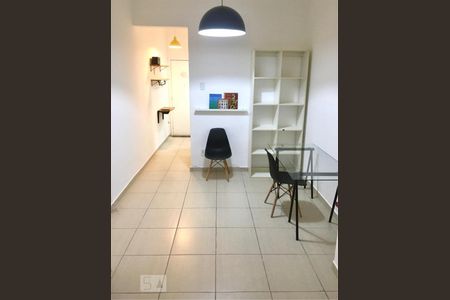 Sala de kitnet/studio para alugar com 1 quarto, 30m² em Centro, Rio de Janeiro