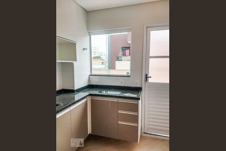 Cozinha de apartamento para alugar com 2 quartos, 50m² em Penha de França, São Paulo