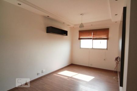 Apartamento para alugar com 57m², 2 quartos e 1 vaga Apartamento para alugar com 57m², 2 quartos e 1 vagaSala