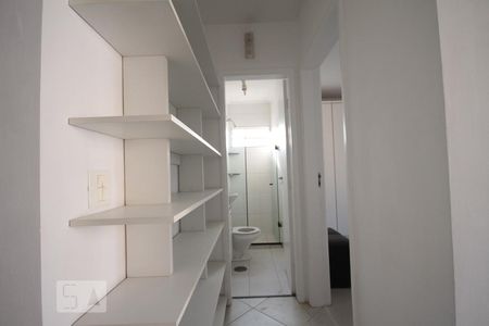 Corredor de apartamento para alugar com 1 quarto, 55m² em Vila Gumercindo, São Paulo