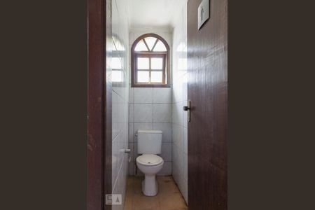 Casa à venda com 300m², 3 quartos e 6 vagasBanheiro de Serviço