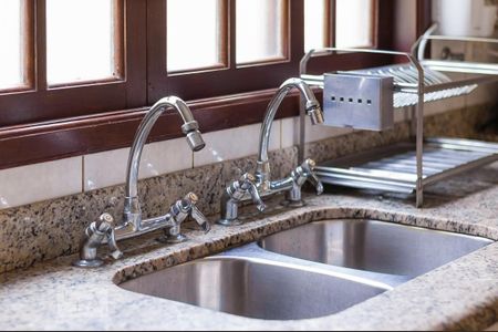 Casa à venda com 300m², 3 quartos e 6 vagasCozinha - Torneira