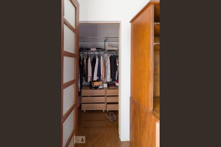 Casa à venda com 300m², 3 quartos e 6 vagasSuíte Closet