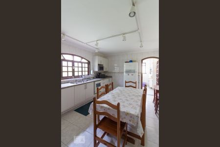 Casa à venda com 300m², 3 quartos e 6 vagasCozinha