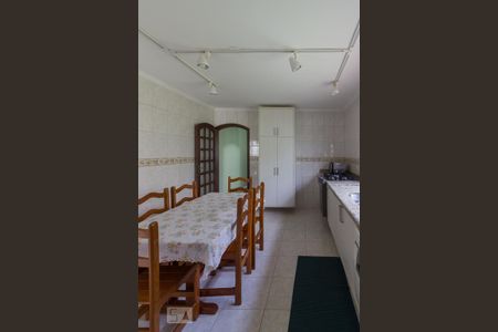 Casa à venda com 300m², 3 quartos e 6 vagasCozinha
