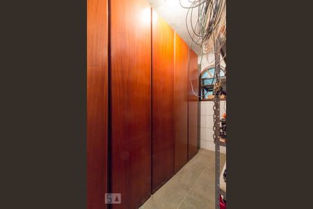 Casa à venda com 300m², 3 quartos e 6 vagasQuarto de Serviço