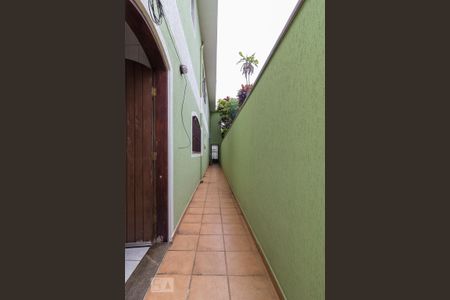 Casa à venda com 300m², 3 quartos e 6 vagasCorredor Externo
