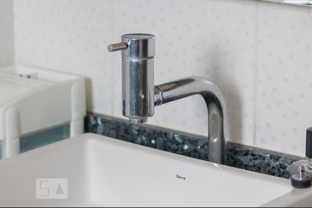 Casa à venda com 300m², 3 quartos e 6 vagasBanheiro - Torneira