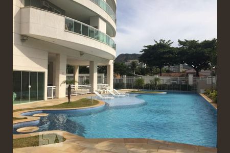 Apartamento à venda com 70m², 2 quartos e 1 vaga Apartamento à venda com 70m², 2 quartos e 1 vagaPiscina