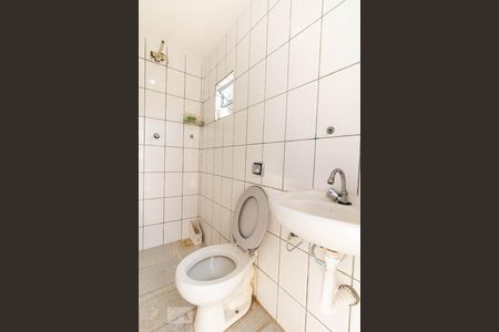 Casa para alugar com 100m², 2 quartos e 3 vagas Casa para alugar com 100m², 2 quartos e 3 vagasBanheiro de Serviço